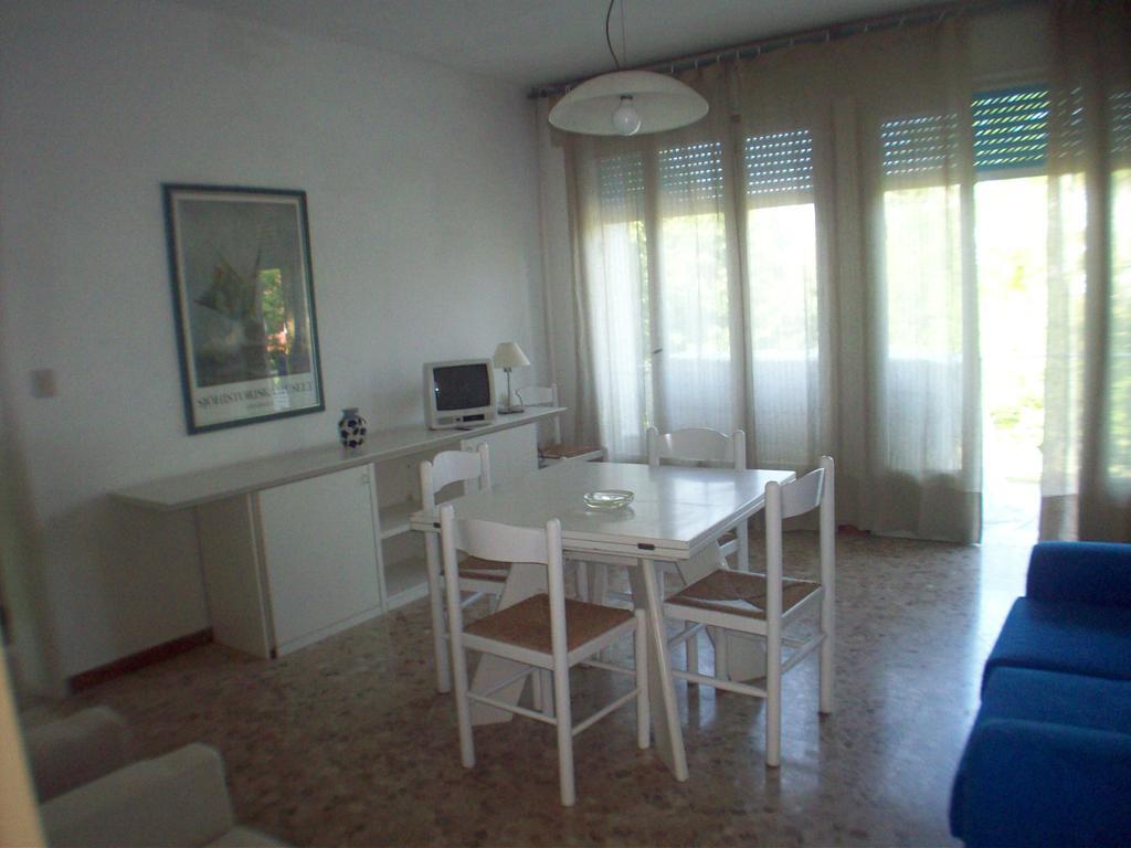 Casa Marialuigia - Appartamenti Solo Per Famiglie Lido di Jesolo Ngoại thất bức ảnh