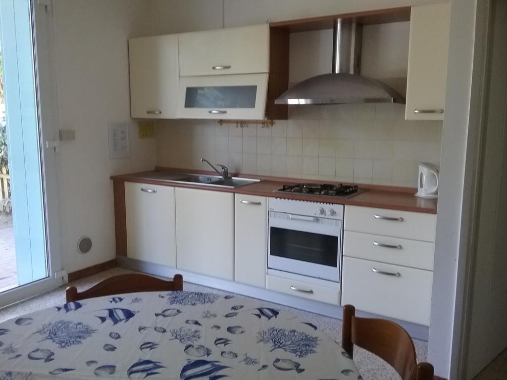 Casa Marialuigia - Appartamenti Solo Per Famiglie Lido di Jesolo Ngoại thất bức ảnh