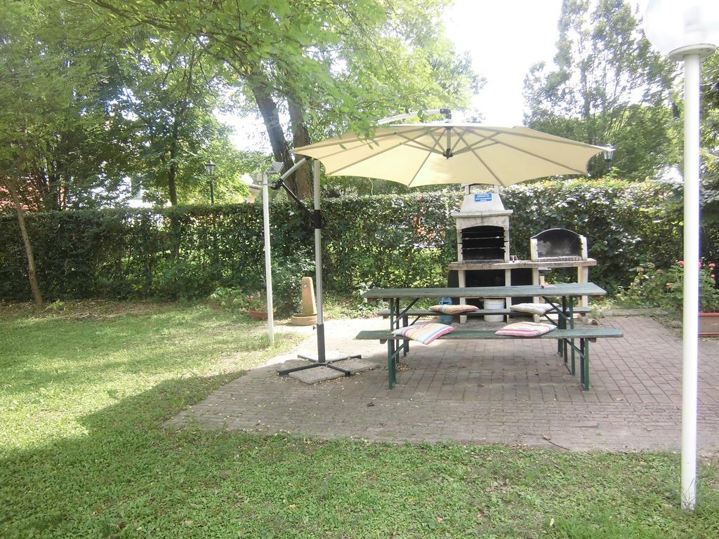Casa Marialuigia - Appartamenti Solo Per Famiglie Lido di Jesolo Ngoại thất bức ảnh