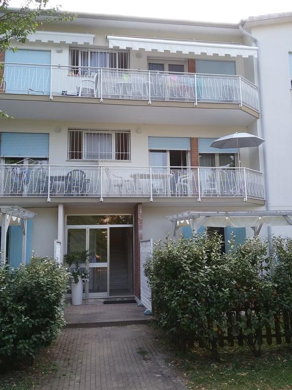 Casa Marialuigia - Appartamenti Solo Per Famiglie Lido di Jesolo Ngoại thất bức ảnh