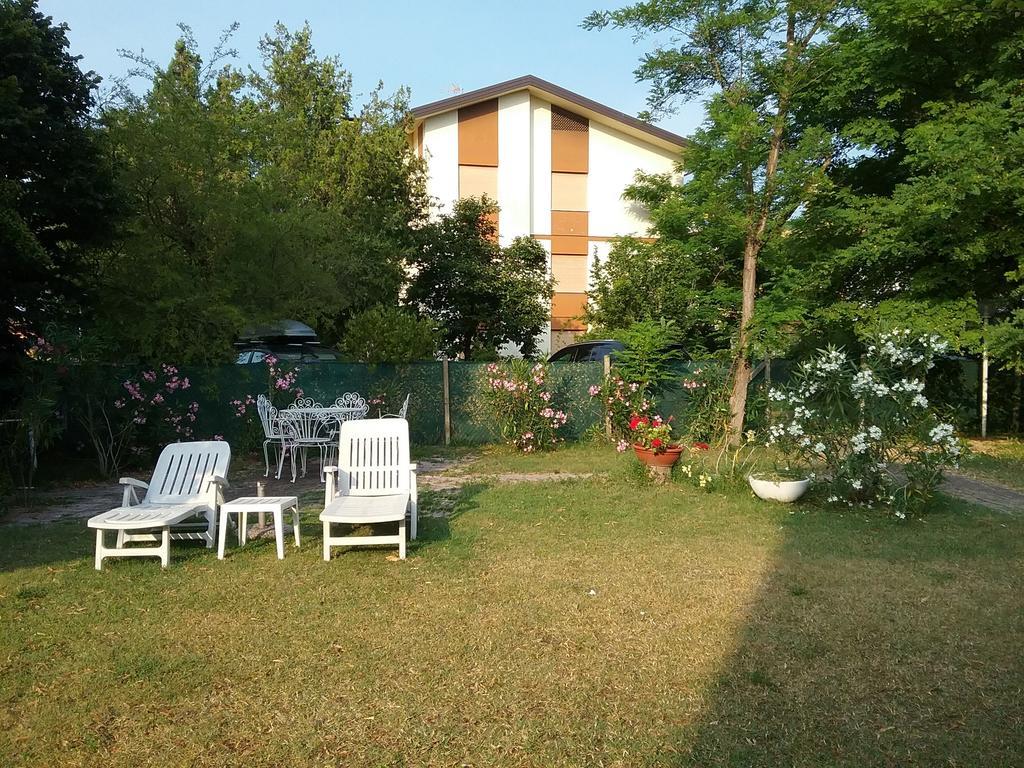 Casa Marialuigia - Appartamenti Solo Per Famiglie Lido di Jesolo Ngoại thất bức ảnh